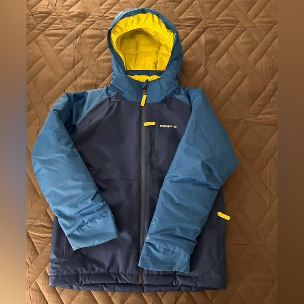 Like NEW - blue  & yellow Patagonia Powdertown Youth Medium ski jackett